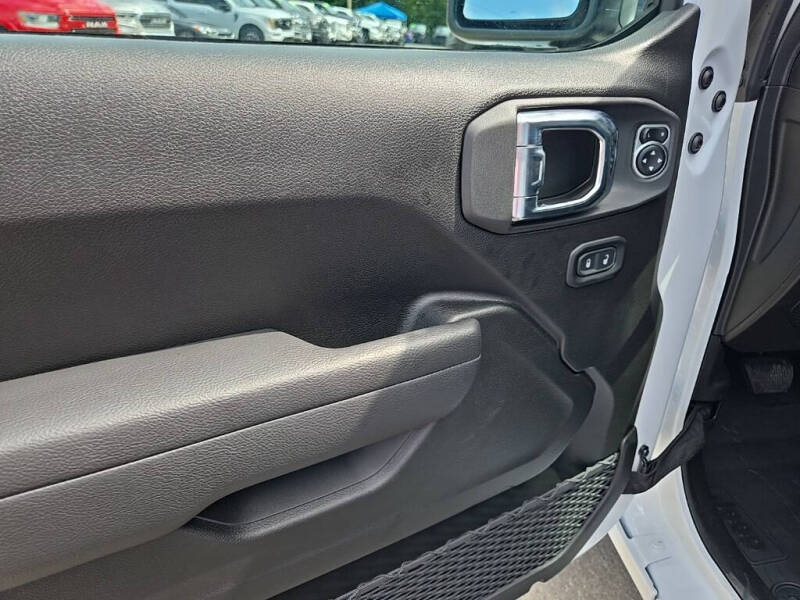 2025 Jeep Gladiator Sport