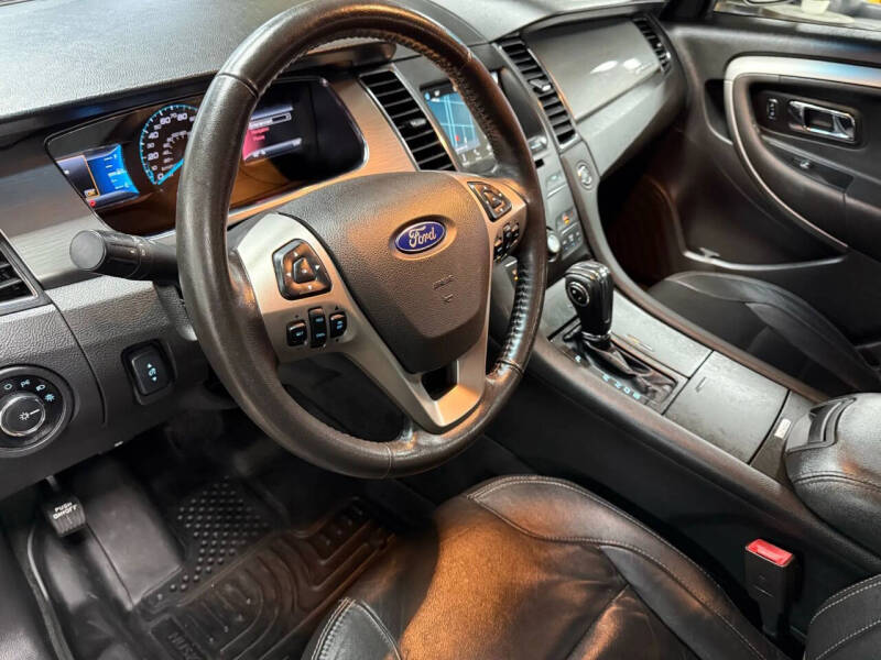 2016 Ford Taurus SEL