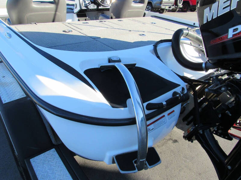 2017 Nitro Z19