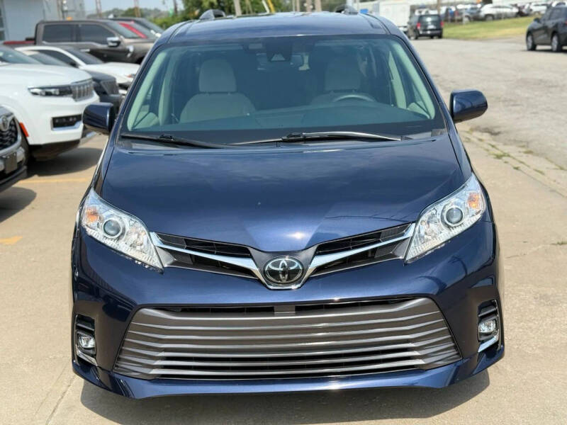 2020 Toyota Sienna LE 8-Passenger