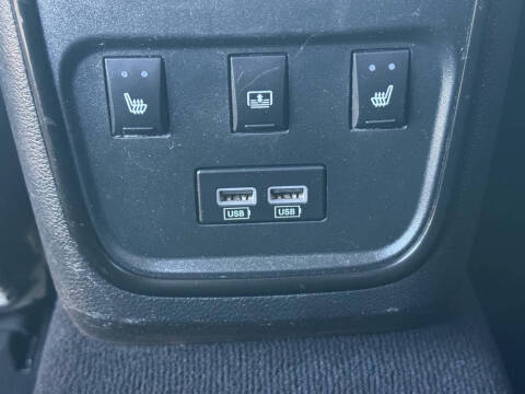 2022 Chrysler 300 S V8