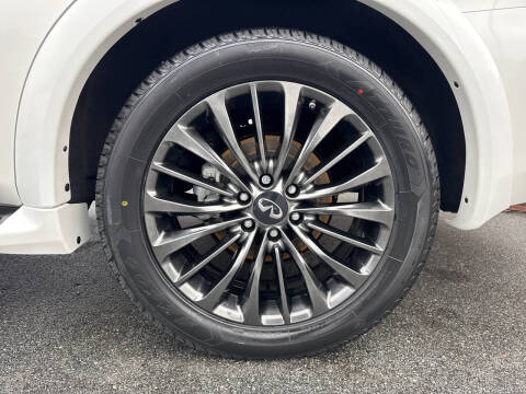 2022 Infiniti QX80 Premium Select