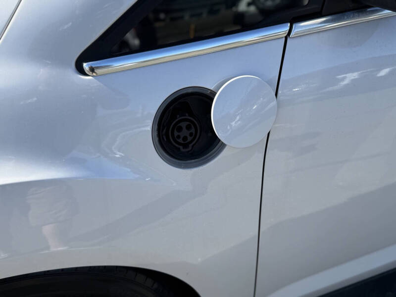 2017 Ford C-MAX Energi Titanium
