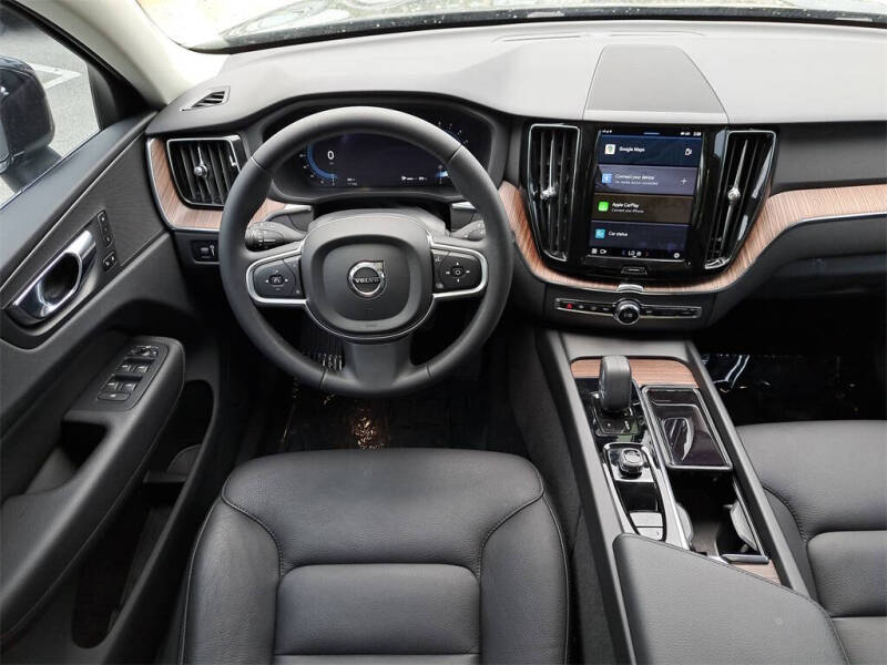 2022 Volvo XC60 B5 Momentum