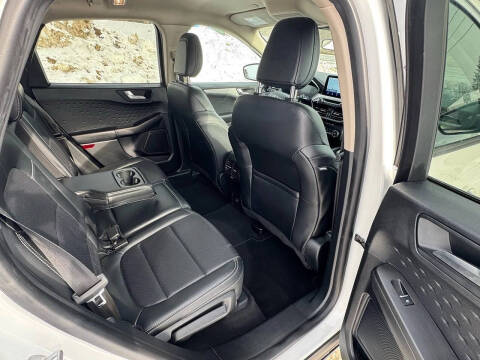 2020 Ford Escape SEL