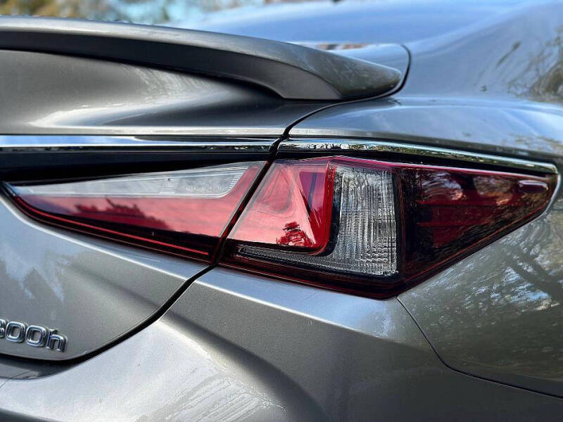 2021 Lexus ES 300h Ultra Luxury