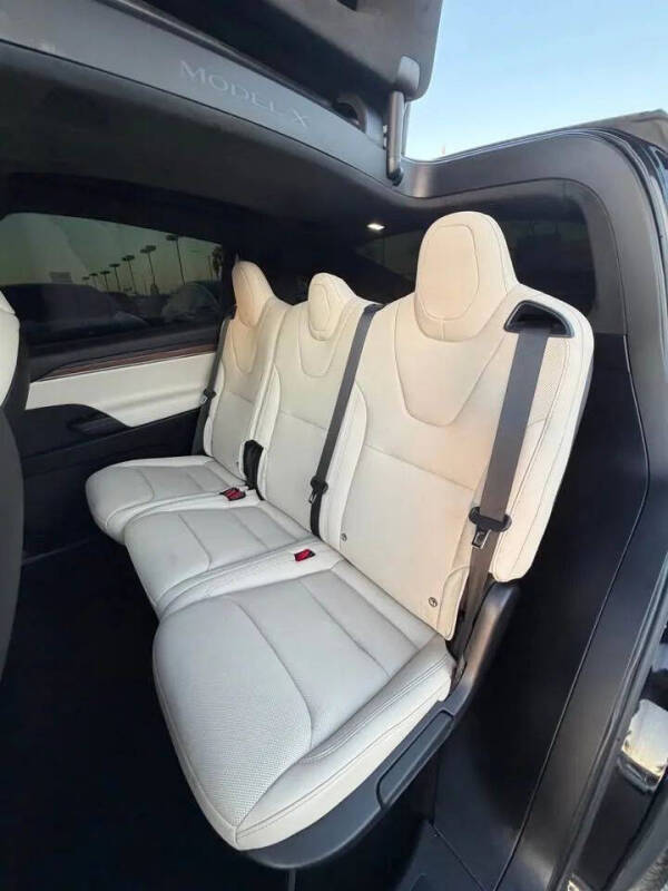 2023 Tesla Model X Standard Range