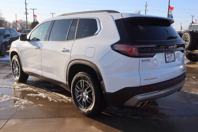 2025 GMC Acadia Elevation