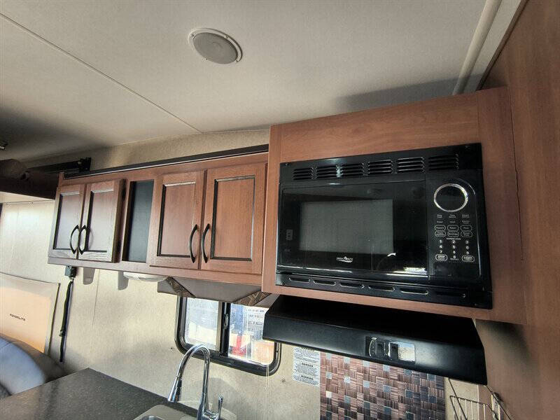 2015 Pacific Coachworks POWERLITE 19EX