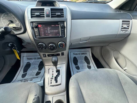 2013 Toyota Corolla LE