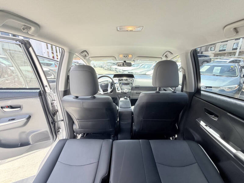 2012 Toyota Prius v Five