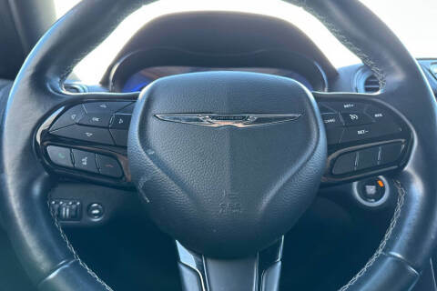 2018 Chrysler 300 S