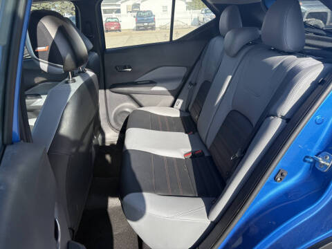 2023 Nissan Kicks SR