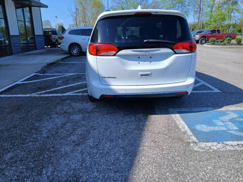 2017 Chrysler Pacifica Touring-L Plus