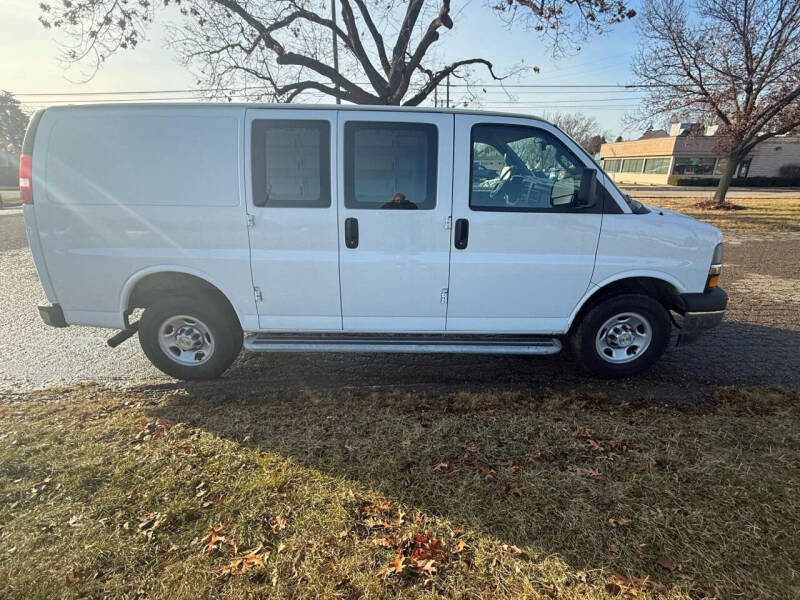 2024 Chevrolet Express 2500