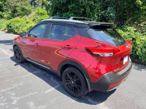2020 Nissan Kicks SR