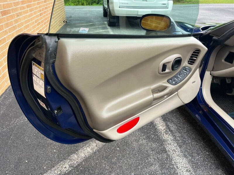 2004 Chevrolet Corvette