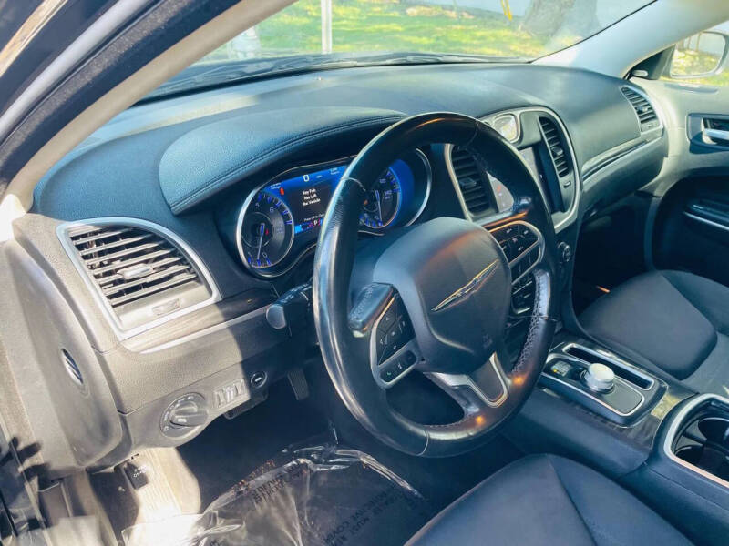 2023 Chrysler 300 Touring L