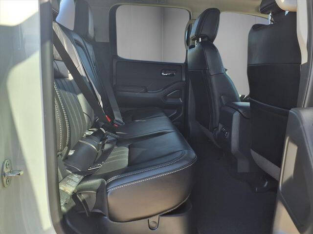 2024 Nissan Frontier SL