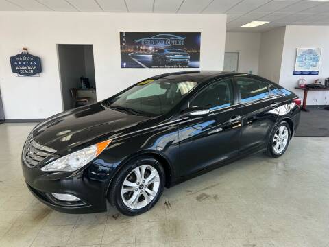 2013 Hyundai Sonata for sale at Used Car Outlet in Bloomington IL