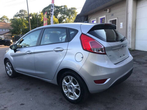 2014 Ford Fiesta SE