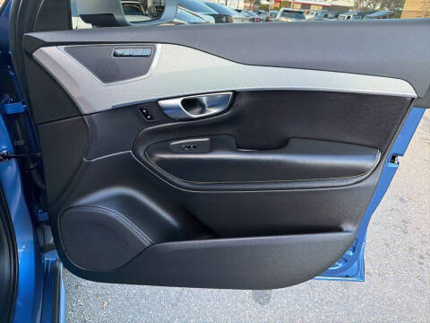 2018 Volvo XC90 T6 R-Design