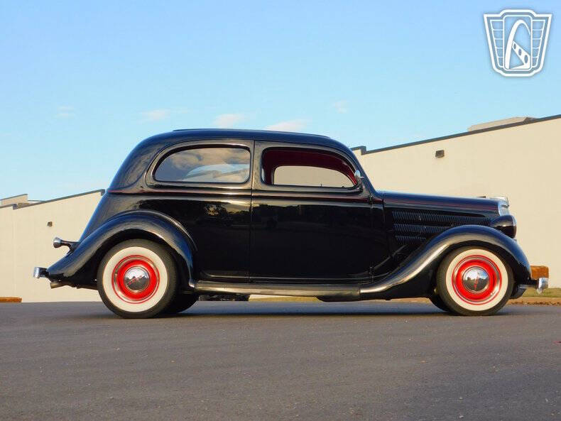 1935 Ford Tudor