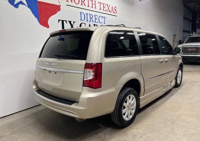 2014 Chrysler Town and Country Touring