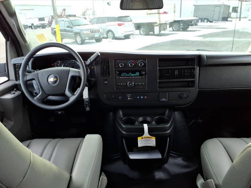 2025 Chevrolet Express 2500