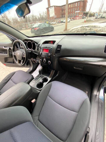 2011 Kia Sorento LX