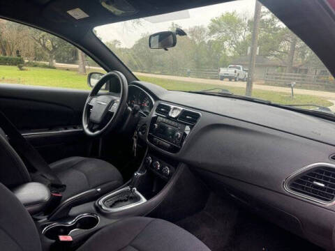 2013 Chrysler 200 LX