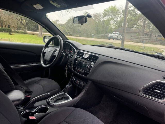 2013 Chrysler 200 LX