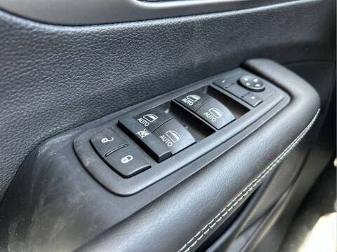 2027 Chrysler Pacifica LX