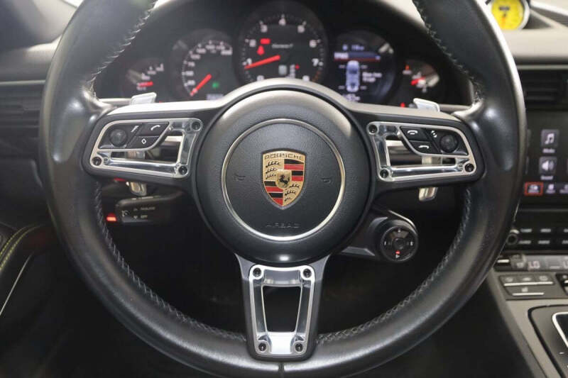2019 Porsche 911 Carrera