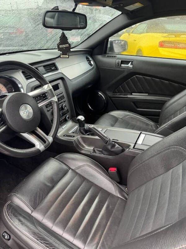 2010 Ford Mustang V6 Premium