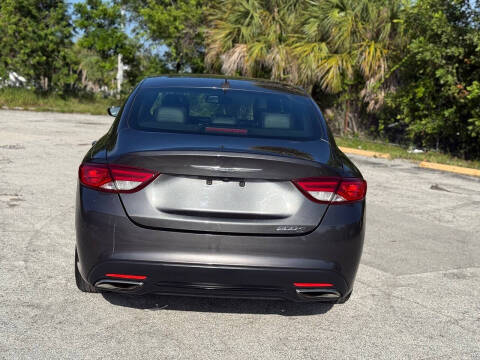 2015 Chrysler 200 S