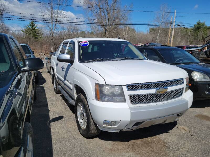 2008 Chevrolet Avalanche for sale at GLOVECARS.COM LLC in Johnstown NY