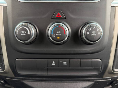 2017 RAM 1500 SLT