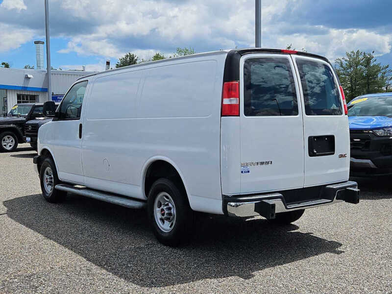 2024 GMC Savana 2500