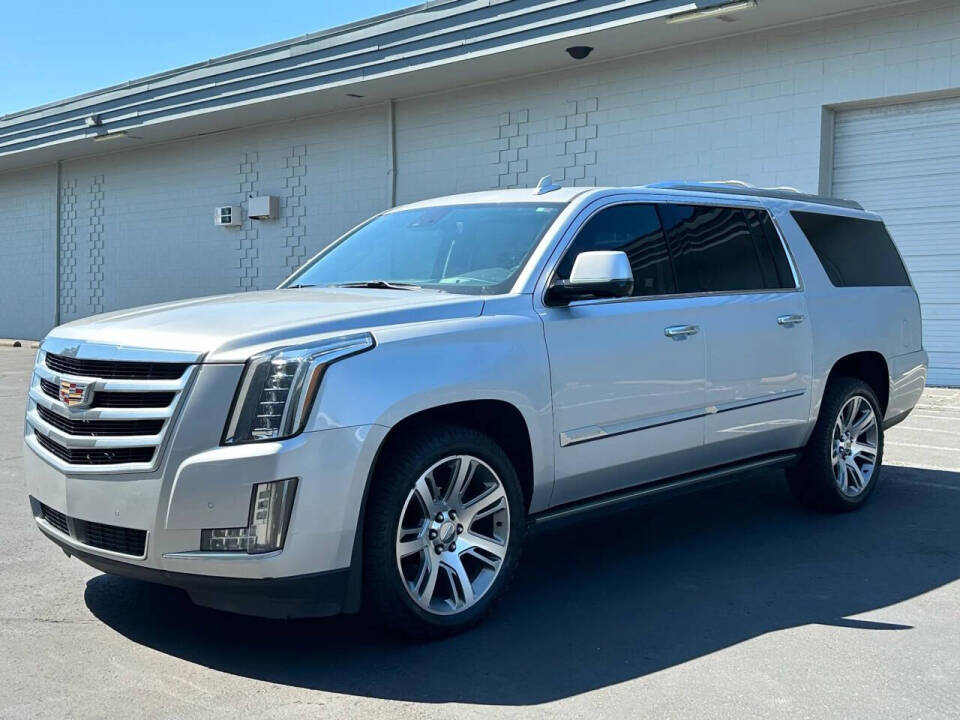 2016 Cadillac Escalade ESV Premium's photo
