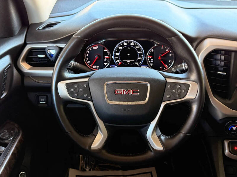 2022 GMC Acadia Denali