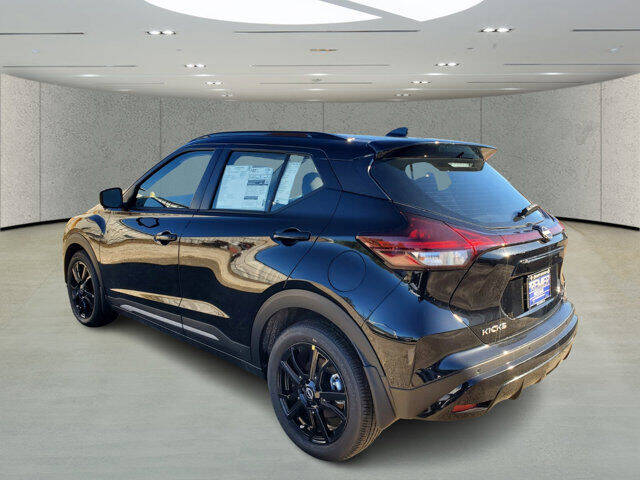 2024 Nissan Kicks SR