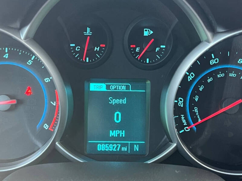 2013 Chevrolet Cruze LS Manual