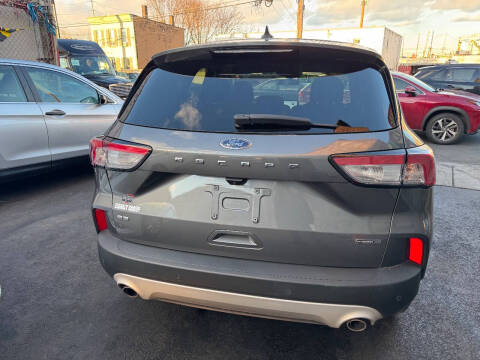 2022 Ford Escape Hybrid SE