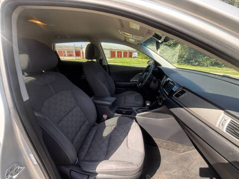 2017 Kia Niro LX