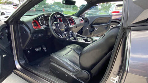 2015 Dodge Challenger SXT Plus