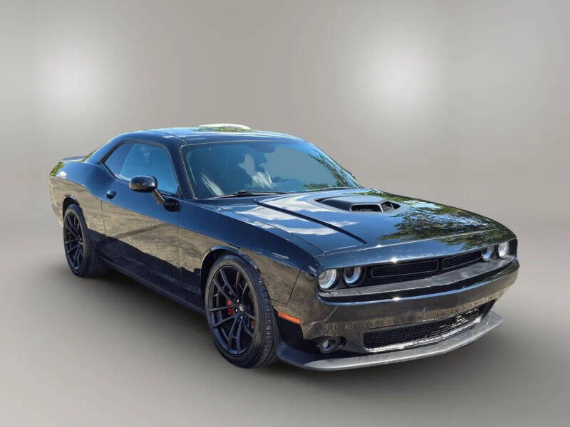 2017 Dodge Challenger 392 HEMI Scat Pack Shaker