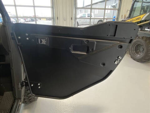 2025 Segway UT10 CREW