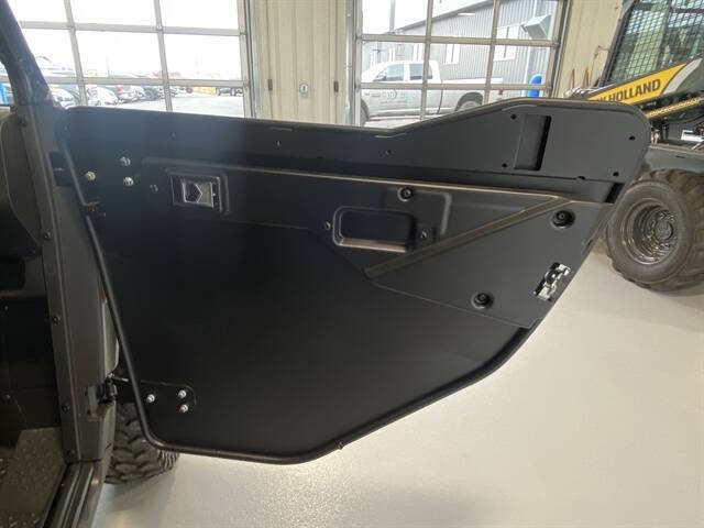 2025 Segway UT10 CREW