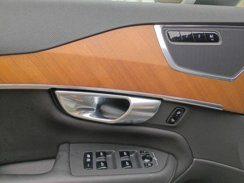 2025 Volvo XC90 B6 Plus Bright Theme 7P